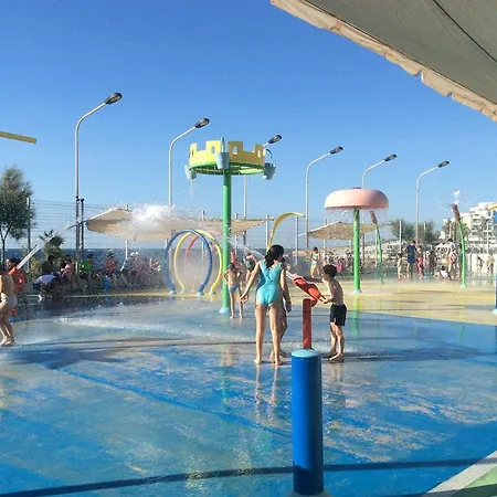 Modern 2 Bedroom 100 Metres To The Sea Apartament
