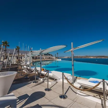 Apartmán Modern 2 Bedroom 100 Metres To The Sea