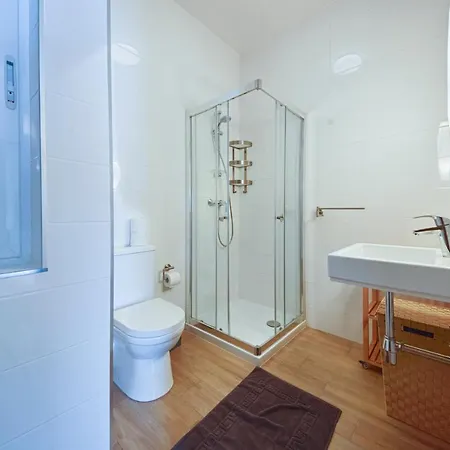 Modern 2 Bedroom 100 Metres To The Sea Apartament St Paul's Bay